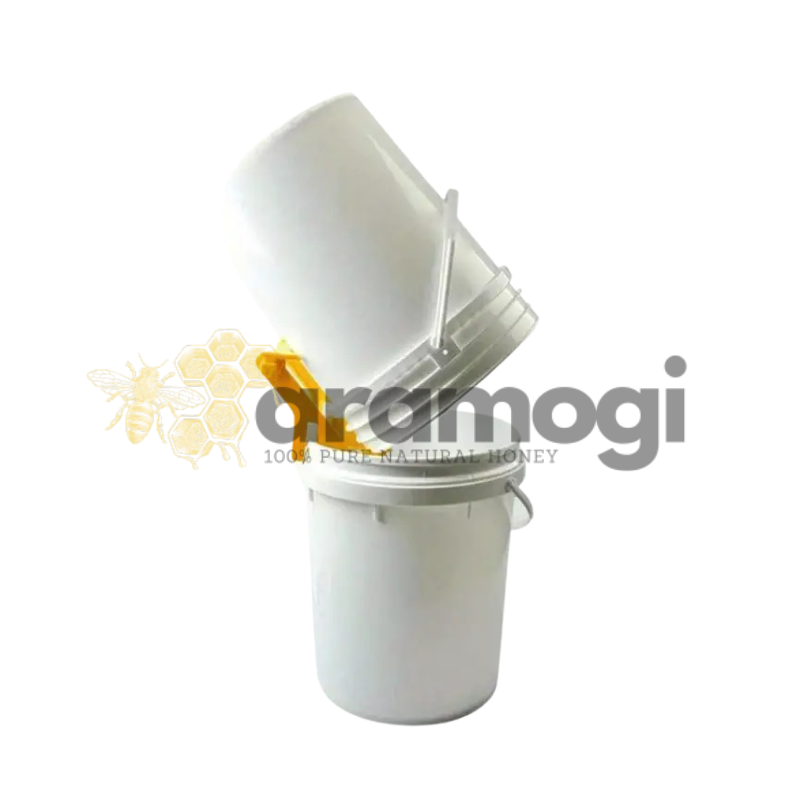 Jaramogi Honey Bucket Perch - Image 2